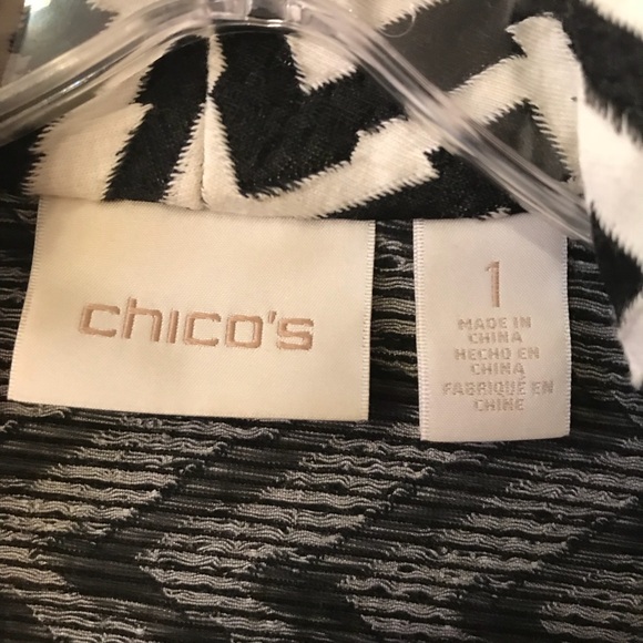 Like New Chico’s Black/white zig zag jacket - Picture 3 of 3